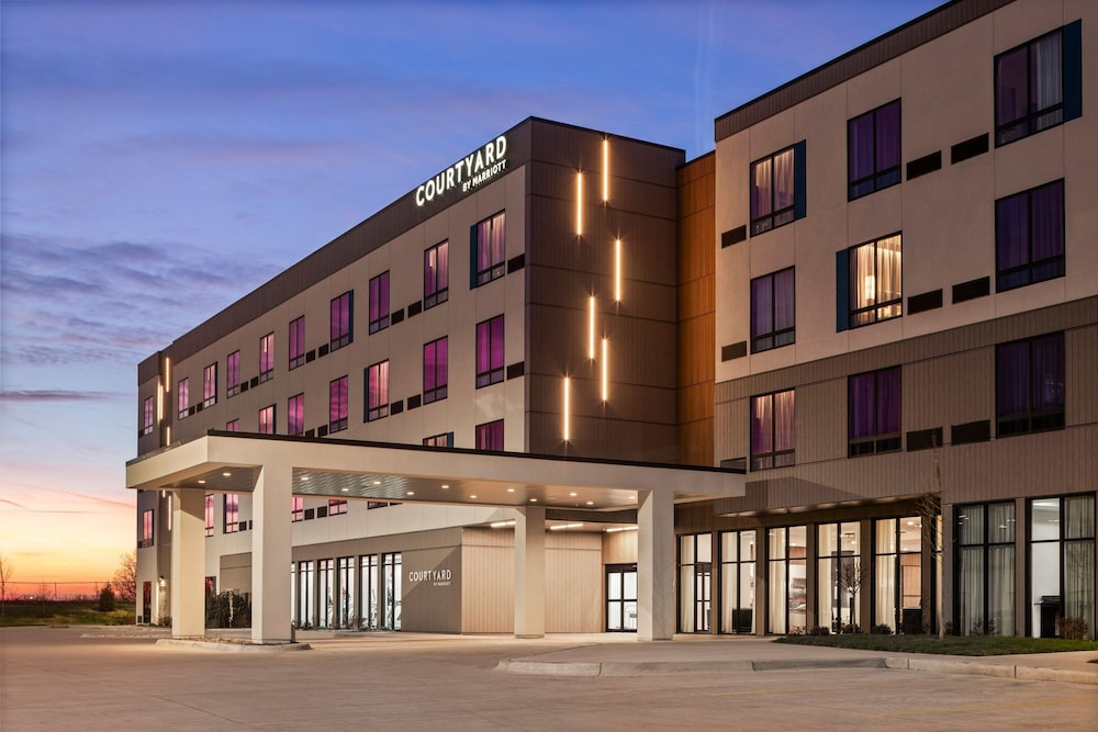 Courtyard by Marriott Bettendorf 2/20