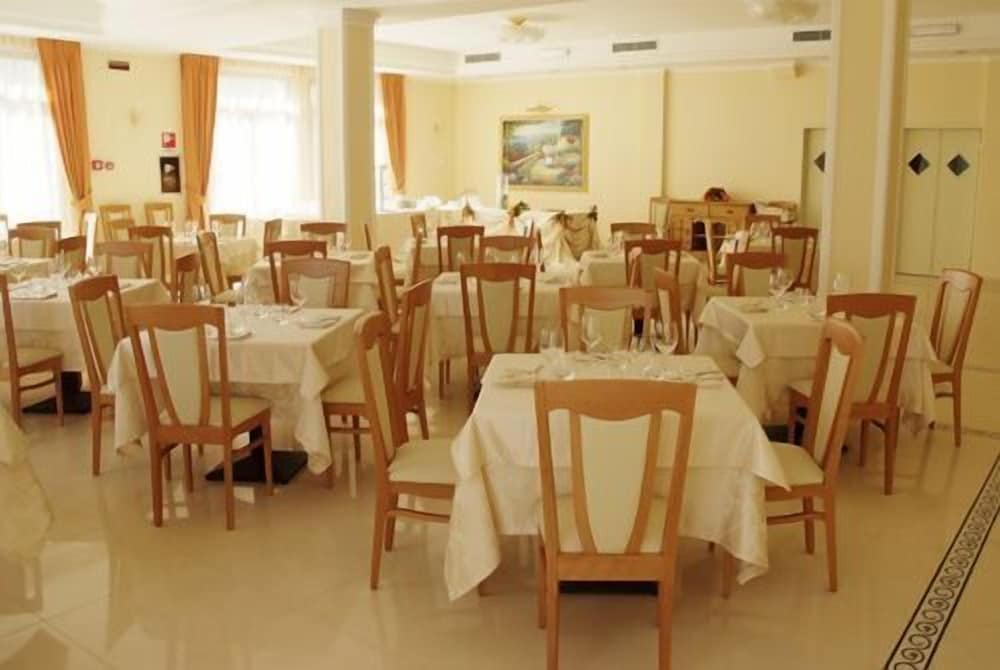 Albatres Palace Hotel 47/63