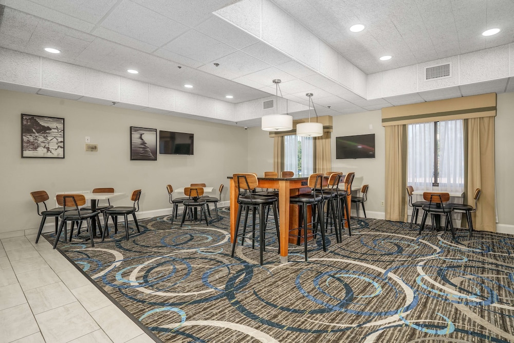 Best Western Plus Silver Creek Inn 15/24