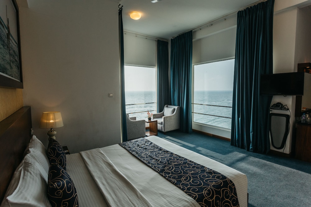 Mirage Colombo Hotel 12/81