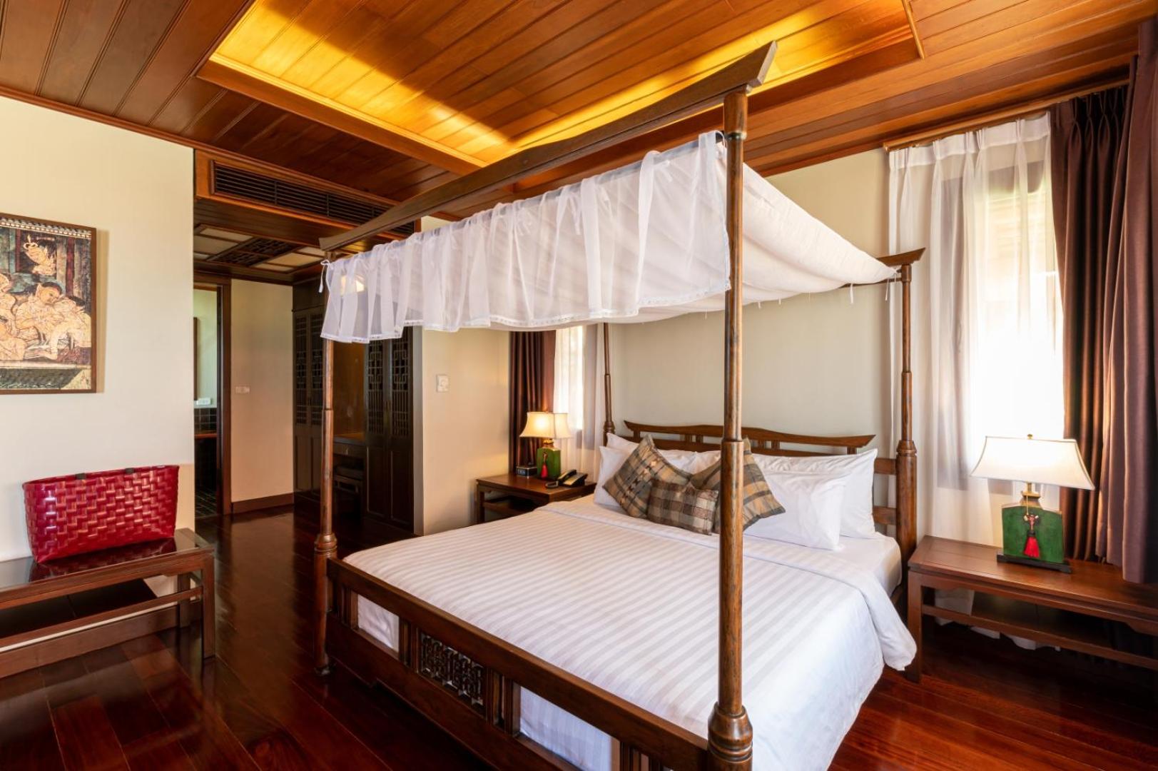 Pearl, Villa