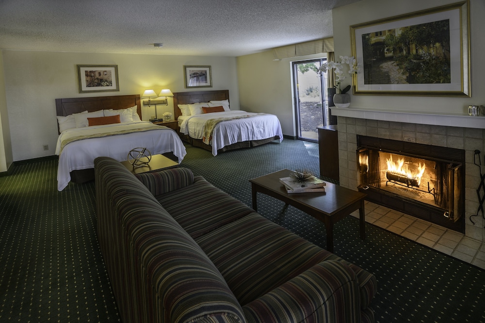 Residences at Daniel Webster 14/50