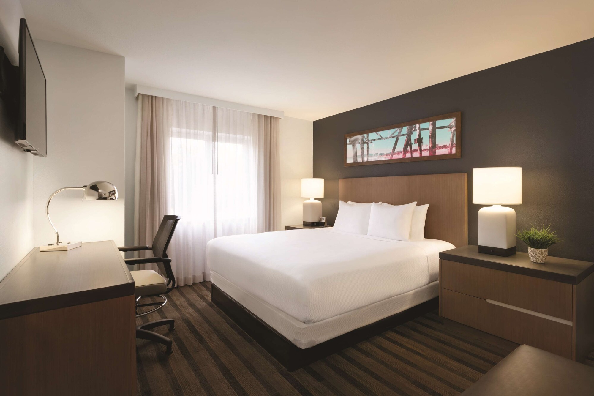 2 BEDROOMS, SUITE, KING AND QUEEN BED, ACCESSIBLE