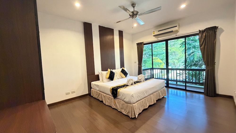 3 BEDROOMS, GRAND, SUITE