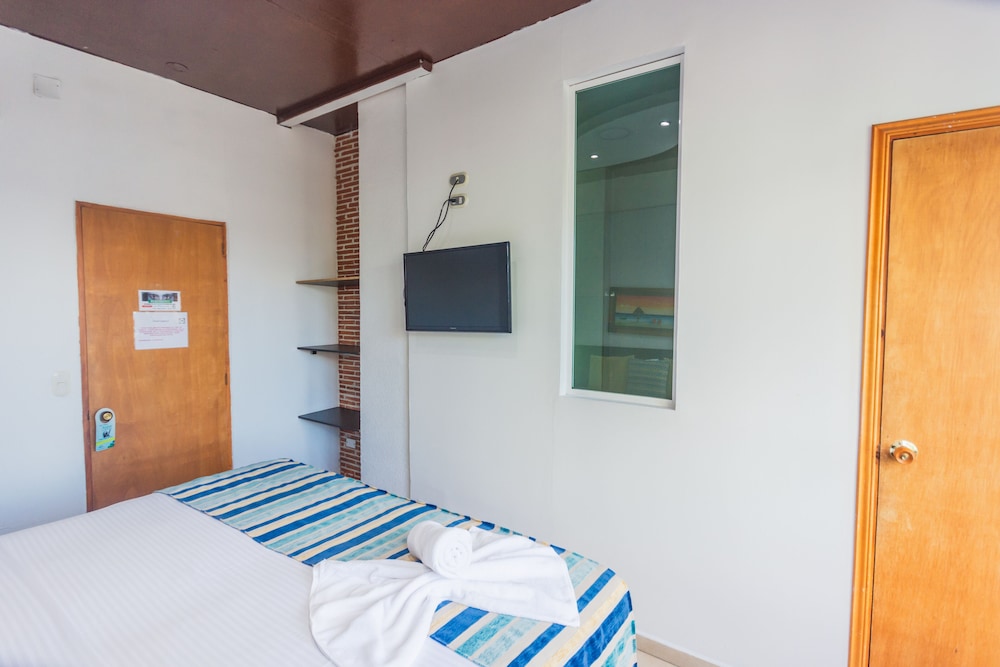 Hotel Guatatur 26/50