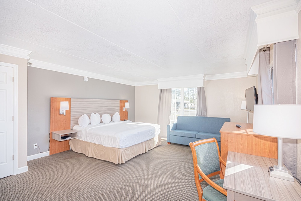 Casa Bella Inn & Suites 15/55