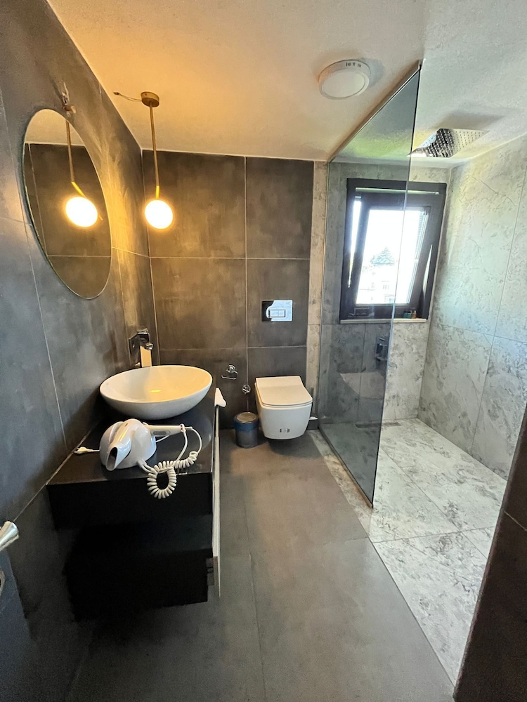 Andac Otel 24/49