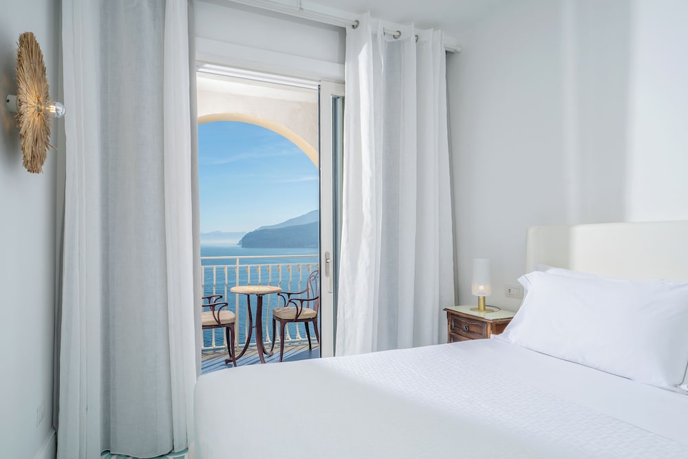 غرفة سوبيريور بسرير كينج بإطلالة على البحر بشرفة، Hotel Belair 4/9
