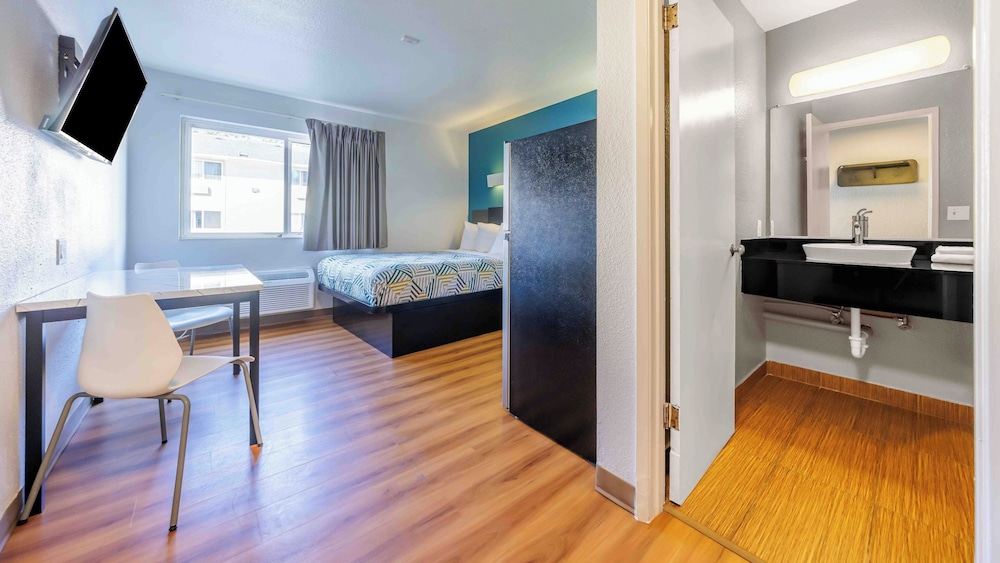 Studio6 Seattle, WA – Sea-Tac Airport South 15/31