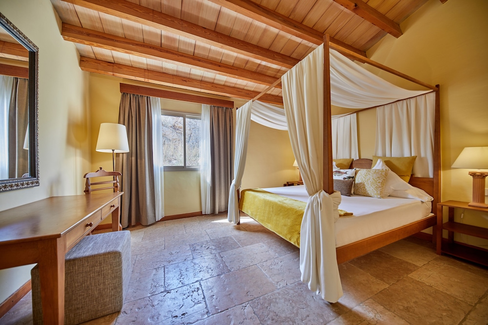 Pula Suites Boutique Resort 47/97