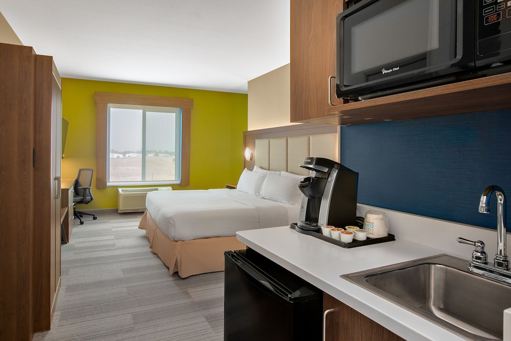 Holiday Inn Express Hotel And Suites Ontario 25/61