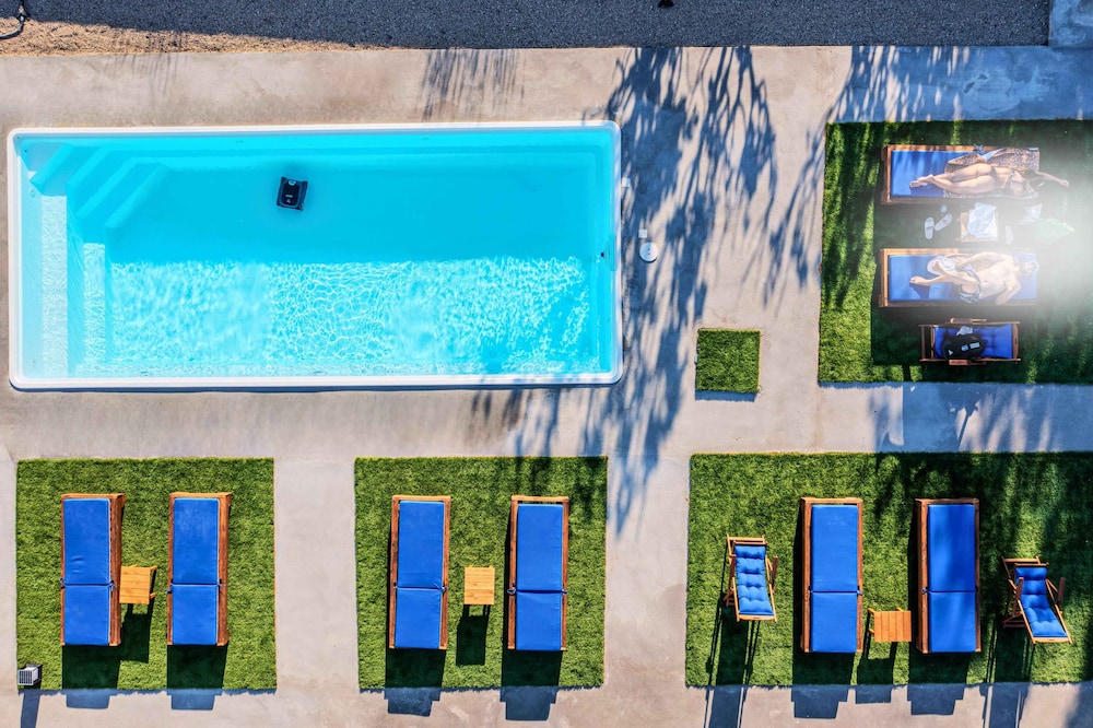 Irigeneia Hotel 37/71