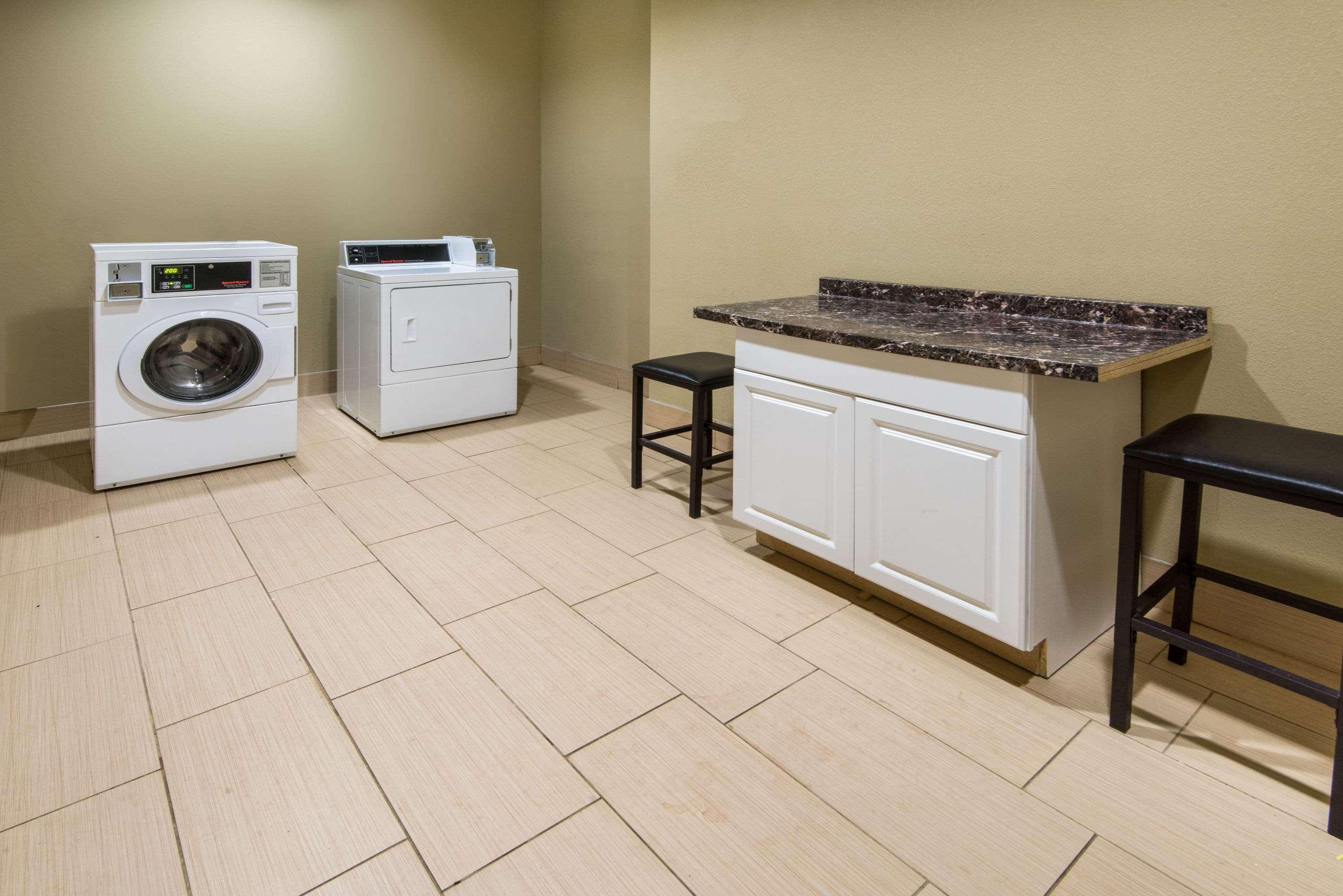 Microtel Inn And Suites By Wyndham North Canton 7/31