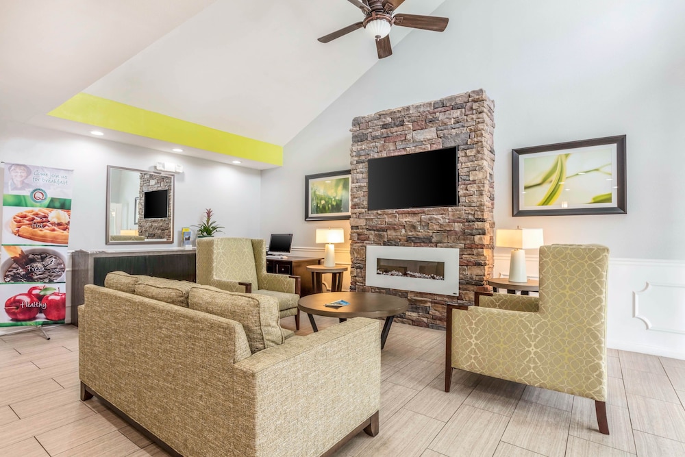 Quality Inn Gallatin-Nashville Metro 26/33