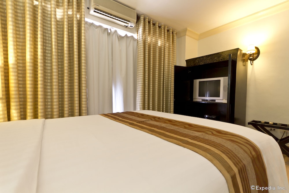 Crown Regency Suites Mactan 31/74