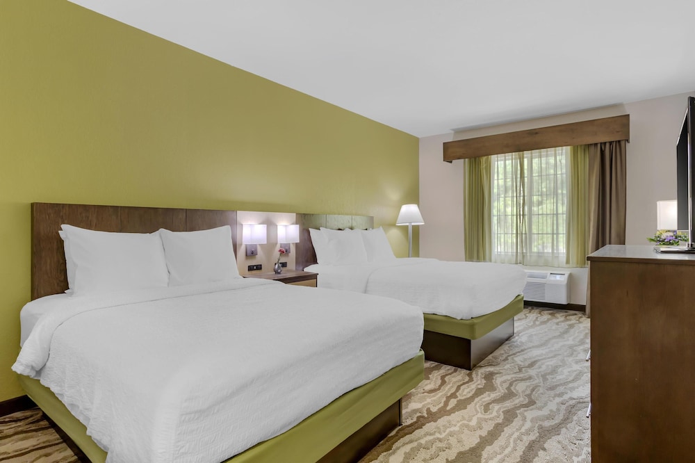 Standard, 2 Queen Beds