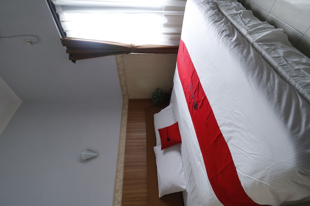 Reddoorz Plus Near Undip Tembalang 20/47