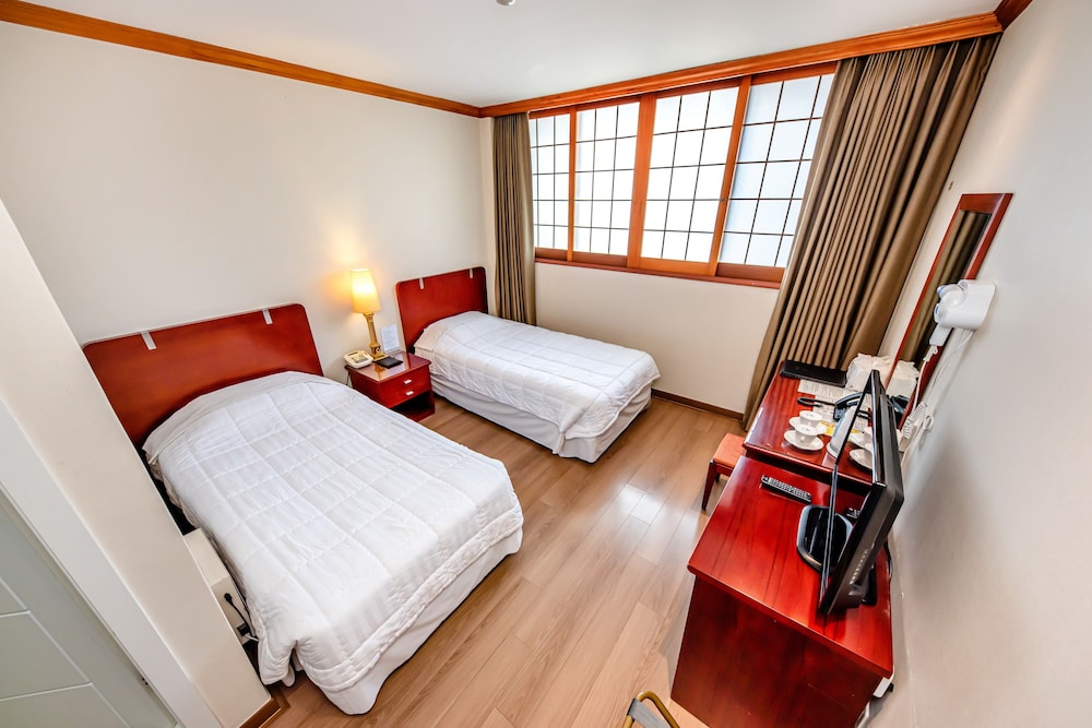 Samhaein Tourist Hotel 19/46