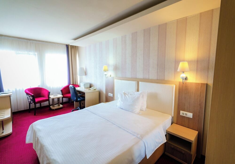 HOTEL CRAIOVITA 18/50