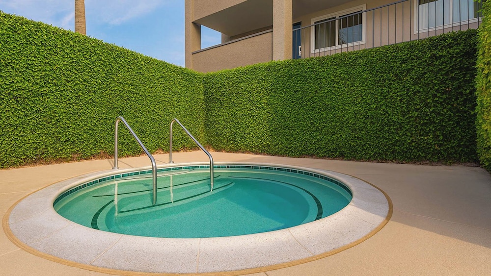 Motel6 Anaheim, CA - Maingate 44/58