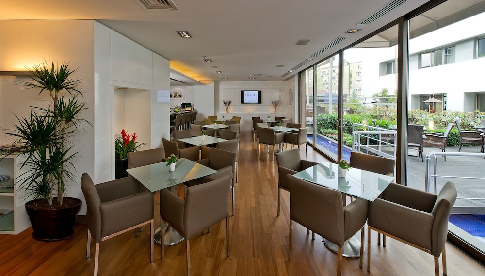 Divan Istanbul City 38/54