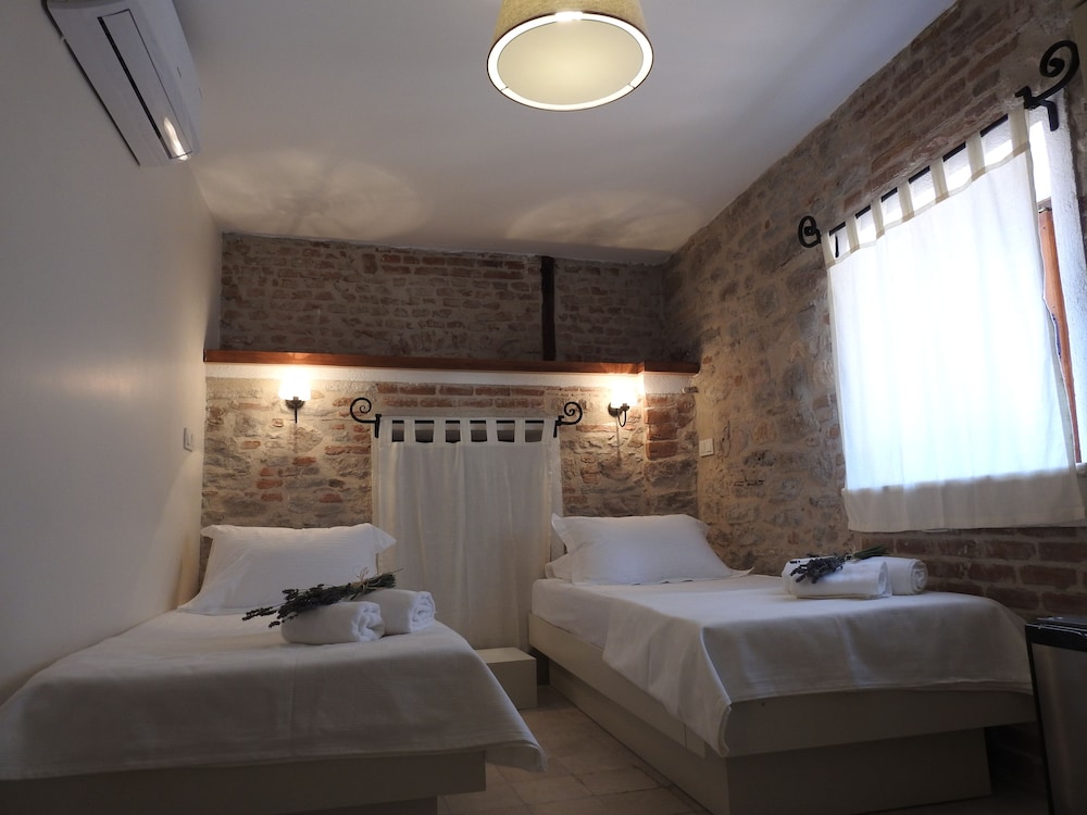Kucukkoy Hotel 12/50