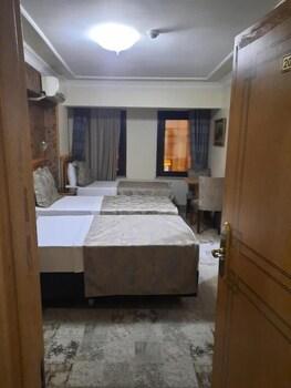 Room, Triple