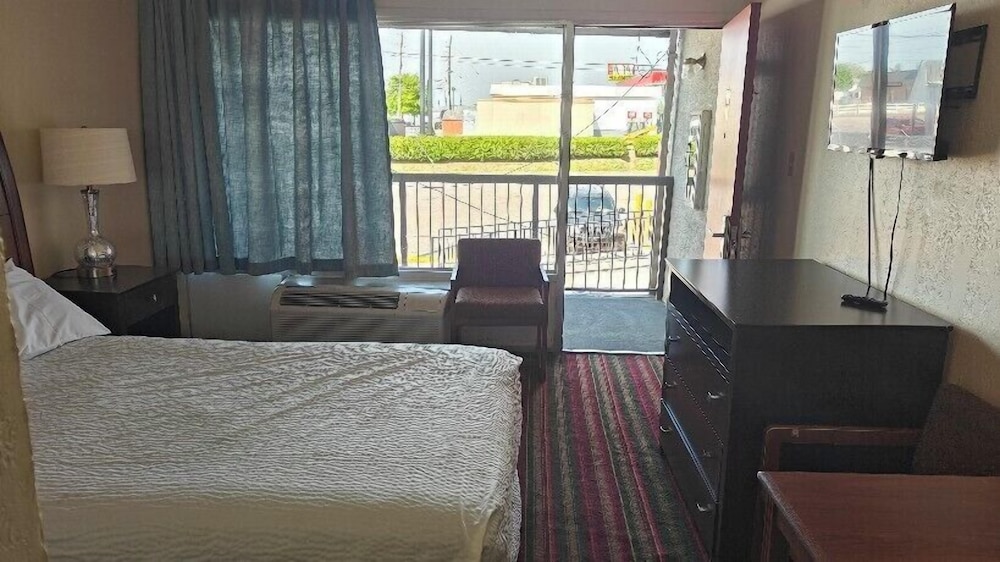 Travelodge by Wyndham Richmond Kentucky 14/35