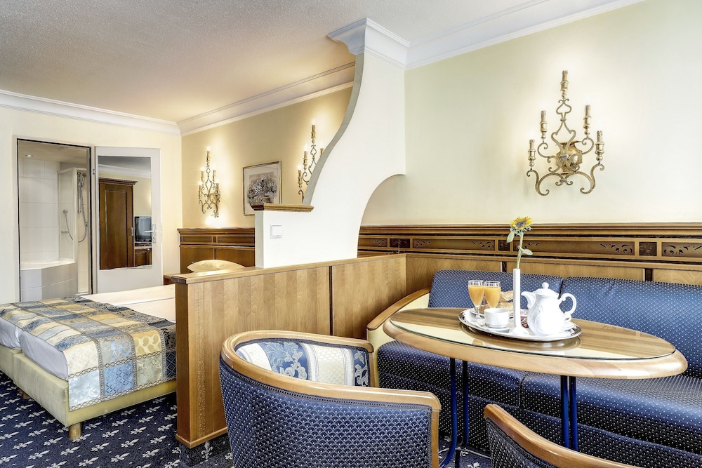 Hotel Mondschein 27/33