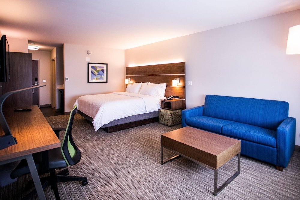 Holiday Inn Express & Suites Rehoboth Beach 20/51