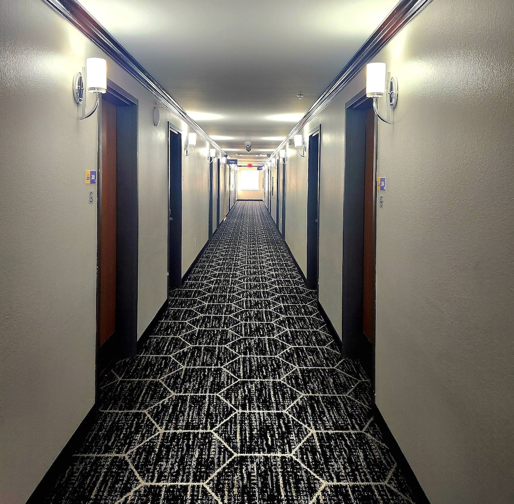 Days Inn by Wyndham Baton Rouge/I-10 32/56