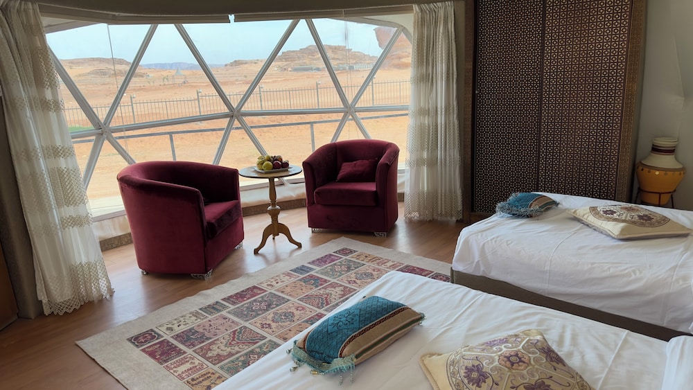 1 Bedroom, Luxury, Tent, Mountain Side, Mountain View، Wadi Rum Mazayen Camp 9/10