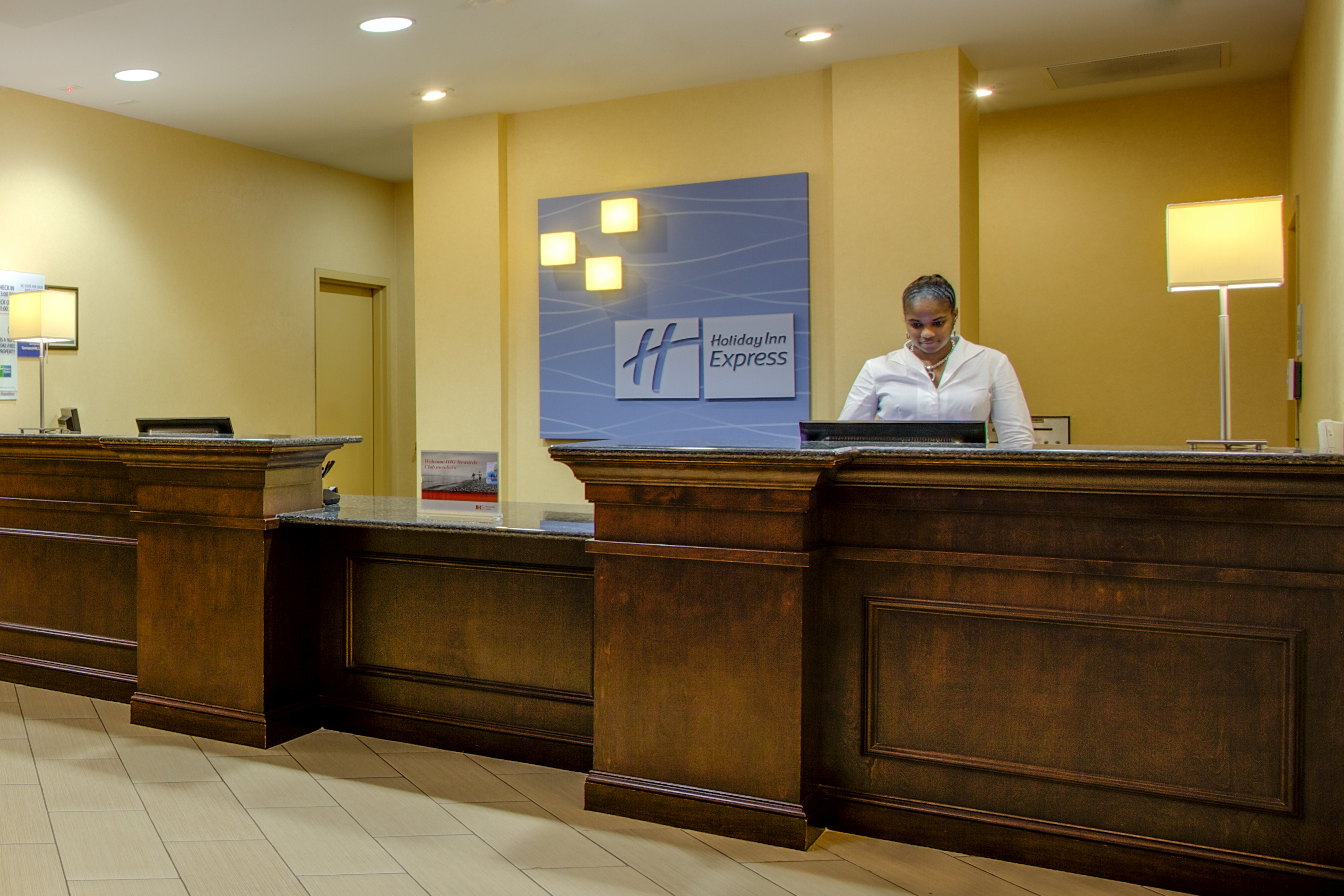 Holiday Inn Express Hotel and Suites Raleigh Sw Nc State 13/80