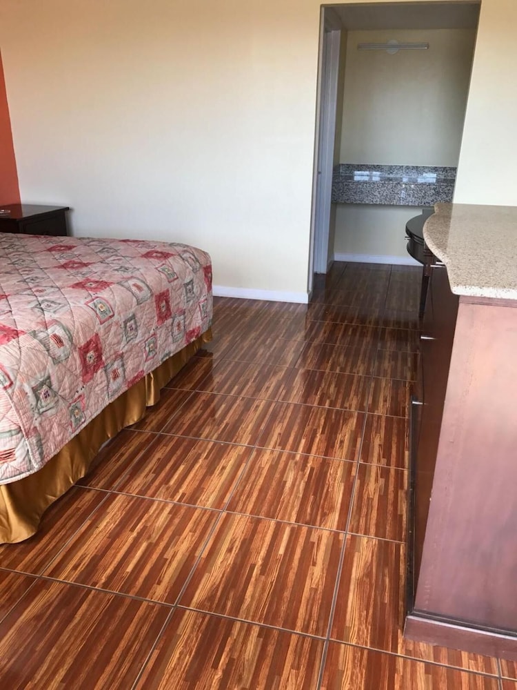 Scottish Inns & Suites 29/46
