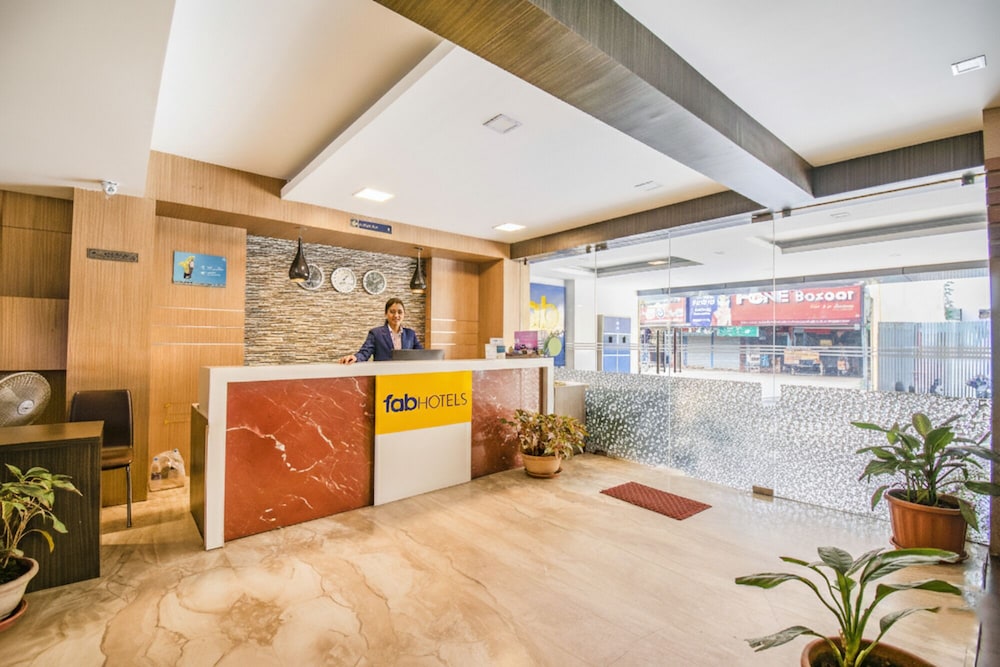 Fabhotel Jansi Deluxe Gandhipuram 7/33