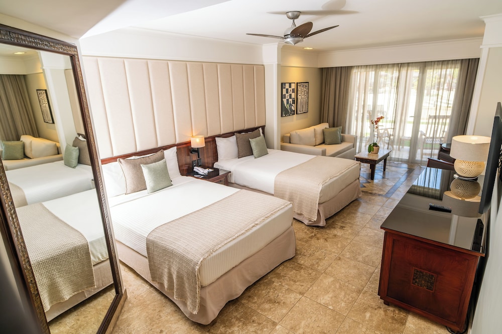 The Signature Level at Grand Palladium Imbassaí Resort & Spa 9/44