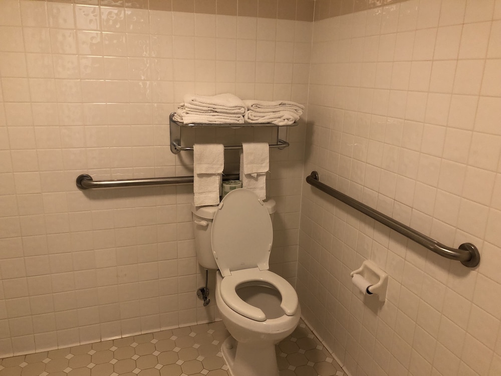 Americas Best Value Inn Collinsville St. Louis 14/29