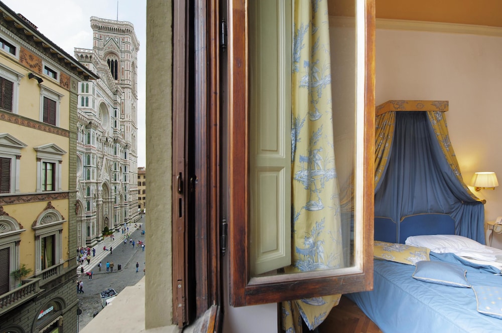 PALAZZO RUSPOLI 48/50