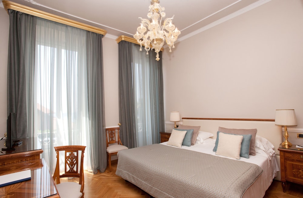 غرفة قياسية بسرير مزدوج بإطلالة على البحر، Imperiale Palace Hotel 2/5