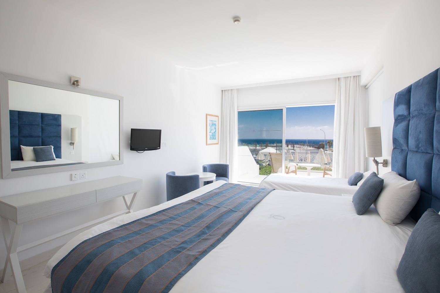TWIN ROOM SIDE SEA VIEW
