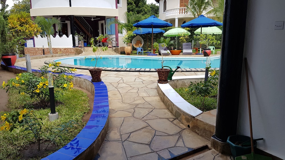 Madiba 2 Cottage 10/17