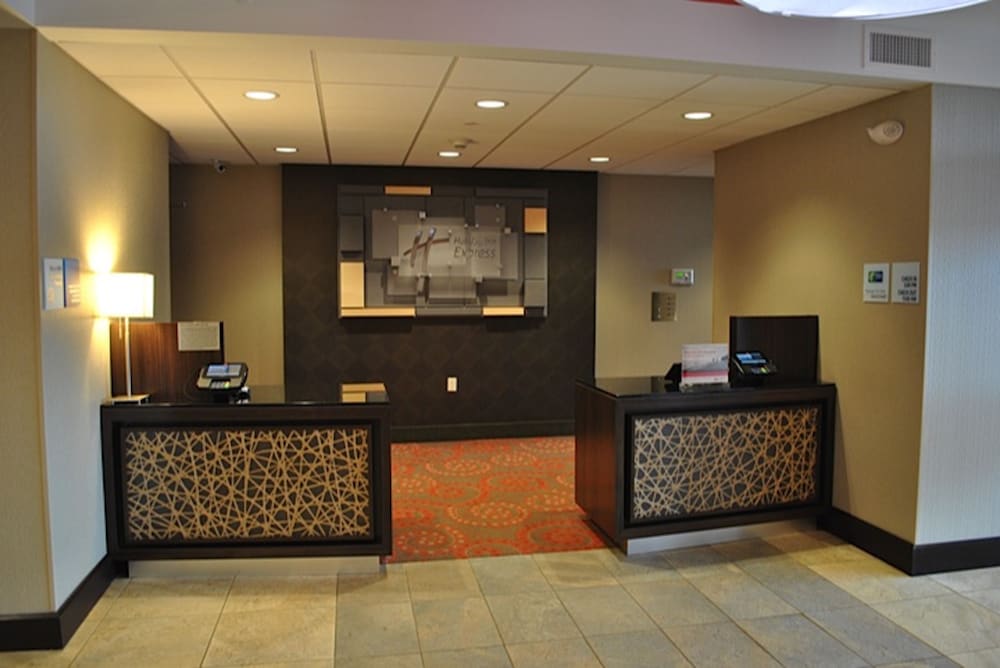 HOLIDAY INN EXPRESS SALEM 3/28