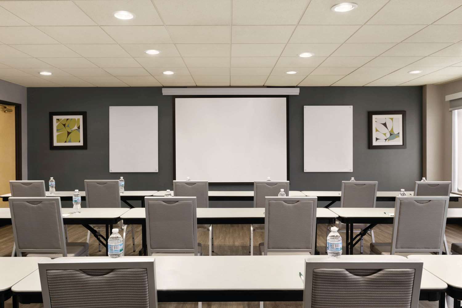 Wingate By Wyndham Cincinnati Blue Ash 15/28