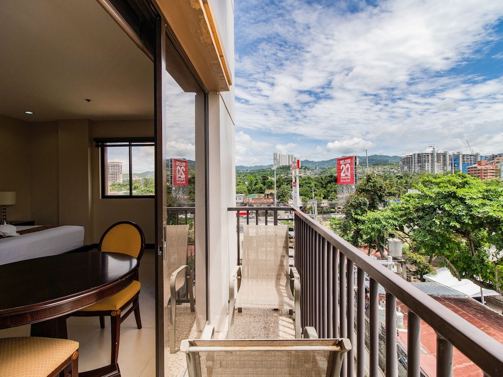 Main Hotel And Suites 4/67