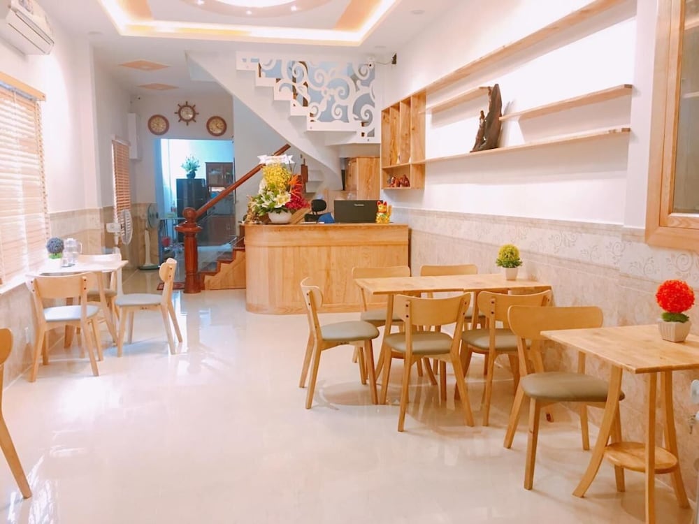 Tomorrow Hostel 28/40