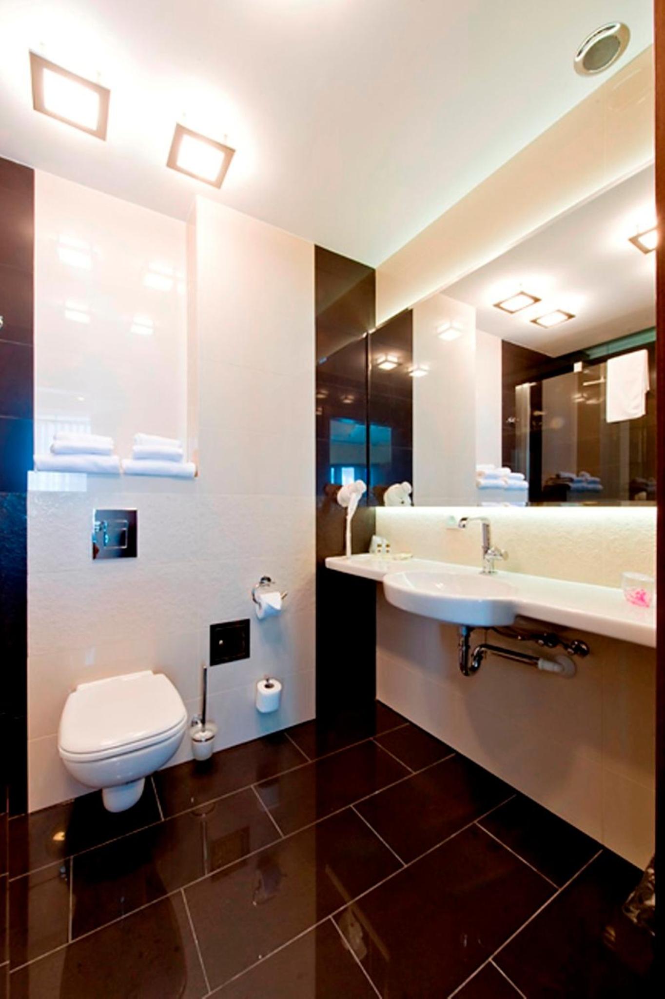 HOTEL SYMFONIA(EX. BEST WESTERN Symfonia Hotel) 44/50