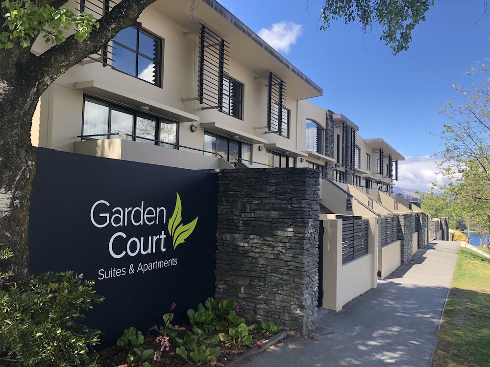 Garden Court Suites And Apartments photo1