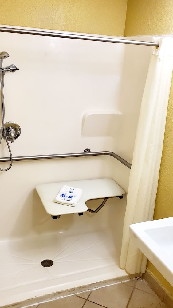 Americas Best Value Inn Suites Pensacola 30/30