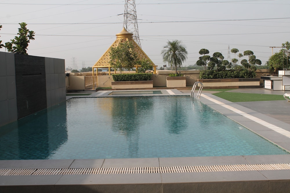 Golden Galaxy Hotels & Resorts 36/50
