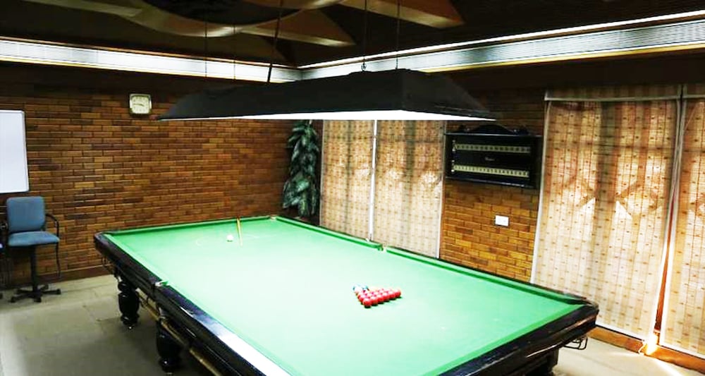 AURANGABAD GYMKHANA CLUB. 51/69